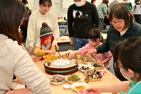 ドライフラワーでクリスマスケーキを作ります