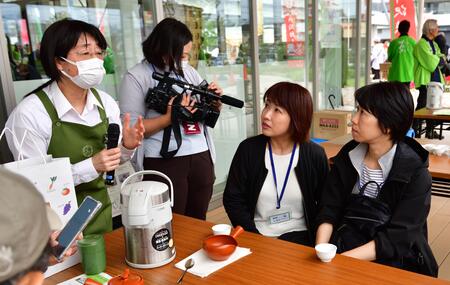 おいしいお茶の入れ方教室の様子